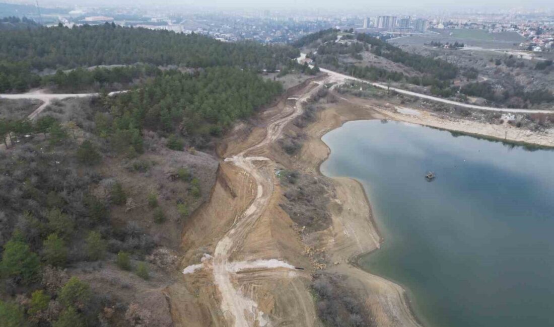 Çorum Belediyesi ekipleri tarafından Çomar Barajı’nda yürütülen yol genişletme çalışmalarının