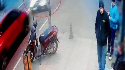 Tekirdağ’ın Çorlu ilçesinde otomobille çarpışan motosikletli kuryenin yaralandığı kaza anı