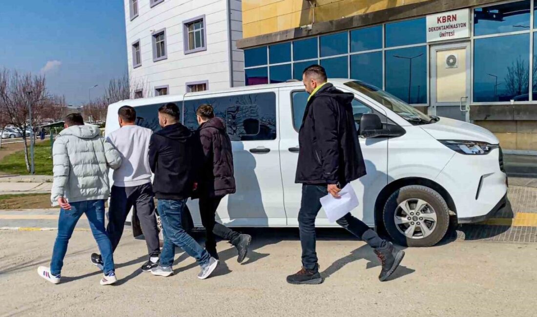 Çorum’da devriye sırasında şüphe üzerine durdurulan 2 kişinin, haklarında kesinleşmiş