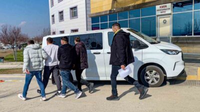 Çorum’da devriye sırasında şüphe üzerine durdurulan 2 kişinin, haklarında kesinleşmiş