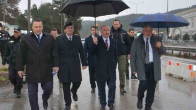 Çorum’da Ramazan Bayramı tatili sebebiyle yola çıkan vatandaşların oluşturduğu trafik