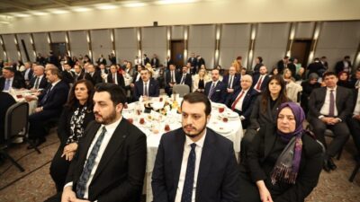 Cumhurbaşkanı Recep Tayyip Erdoğan’ın katılımıyla düzenlenen iftar programına katılan Aydın