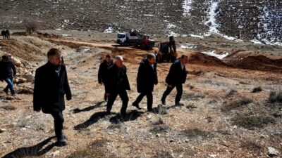 Malatya’nın Darende ilçesinde belediye tarafından planlanan stabilize yol çalışmaları kapsamında