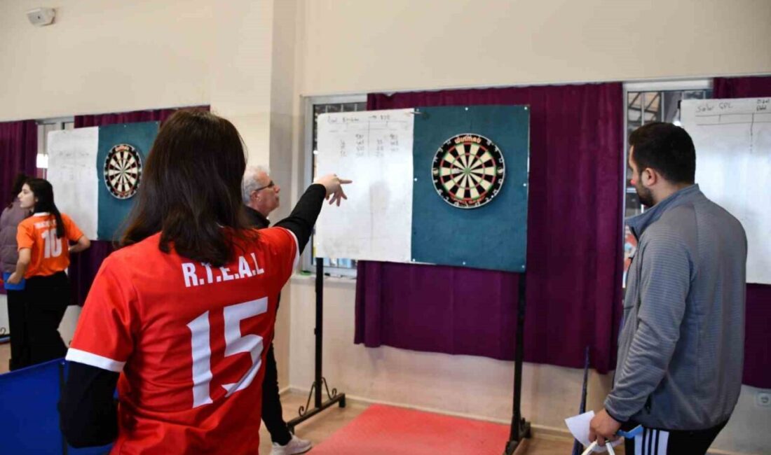 Afyonkarahisar’da Okul Sporları faaliyet programı çerçevesinde Çiğiltepe Spor Salonunda düzenlenen
