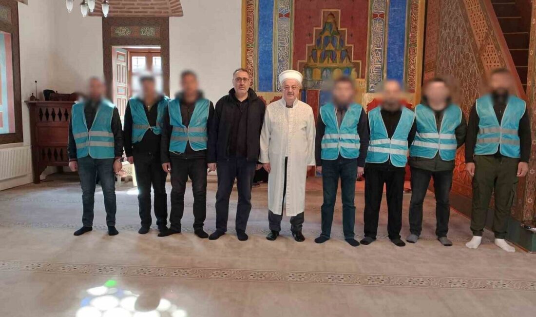 Ankara’da yükümlüler, 8 caminin temizlik ve çevre düzenlemesini tamamlayarak anlamlı