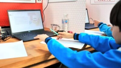 Türkiye’nin dört bir yanında teknoloji üreten bir nesil yetiştirmeyi hedefleyen