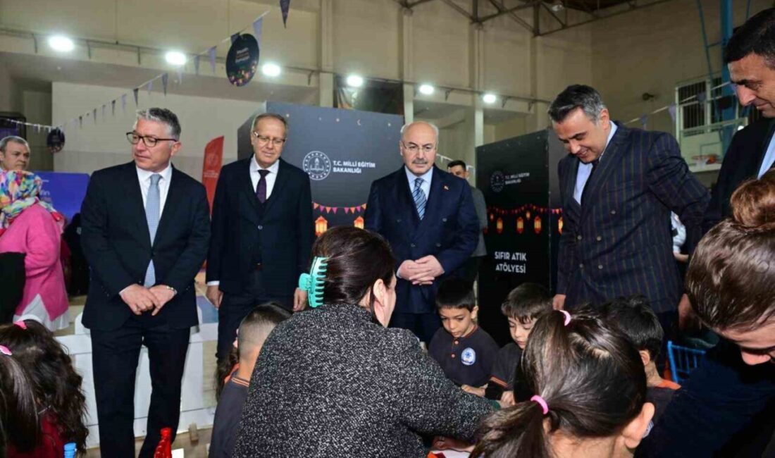 Denizli Valisi Yavuz Selim Köşger, Milli Eğitim Bakanlığı tarafından düzenlenen