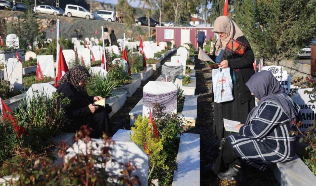 Hatay’da afetzede vatandaşlar, sabahın ilk saatleriyle birlikte asrın felaketinde vefat