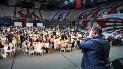 Antalya’da Vali Hulusi Şahin’in ev sahipliğinde düzenlenen iftarda, devlet koruması
