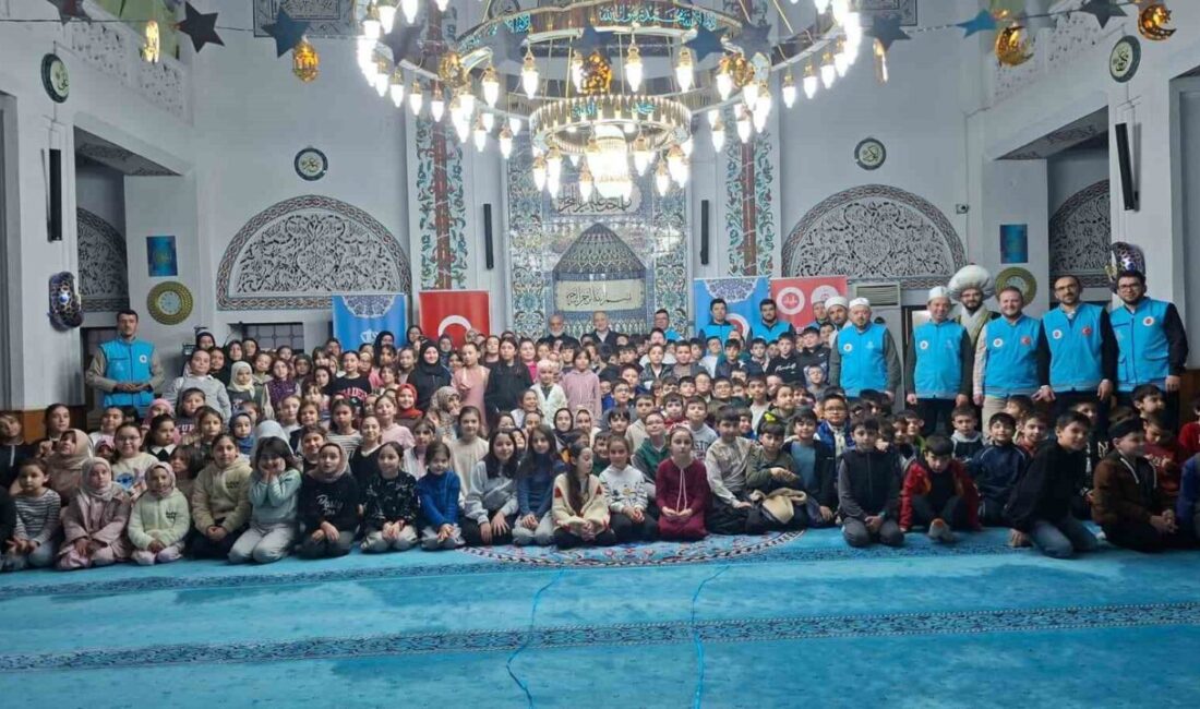 Devrek’te “Cami-Çocuk Buluşması” kapsamında iftar programı düzenlendi. Devrek İlçe Müftülüğü