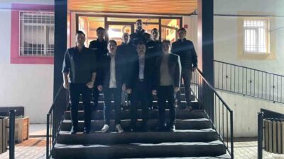 Diyarbakır’ın Dicle Kaymakamı Mustafa Atış, İlçe Emniyet Amirliği’nde görevli personelle