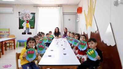 Didim’de belediye kreşinde eğitim gören minik öğrenciler, 8 Mart Dünya