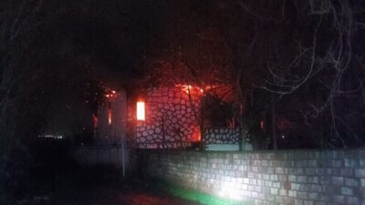 Diyarbakır’da bir çiftlikte çıkan yangın, itfaiye ekiplerinin müdahalesiyle kontrol altına