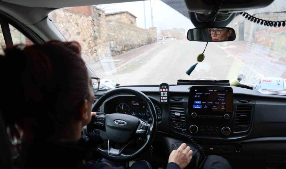 Diyarbakır’da görevli sağlık çalışanı Ayfer Kurt, 10 yıl ambulansın arka