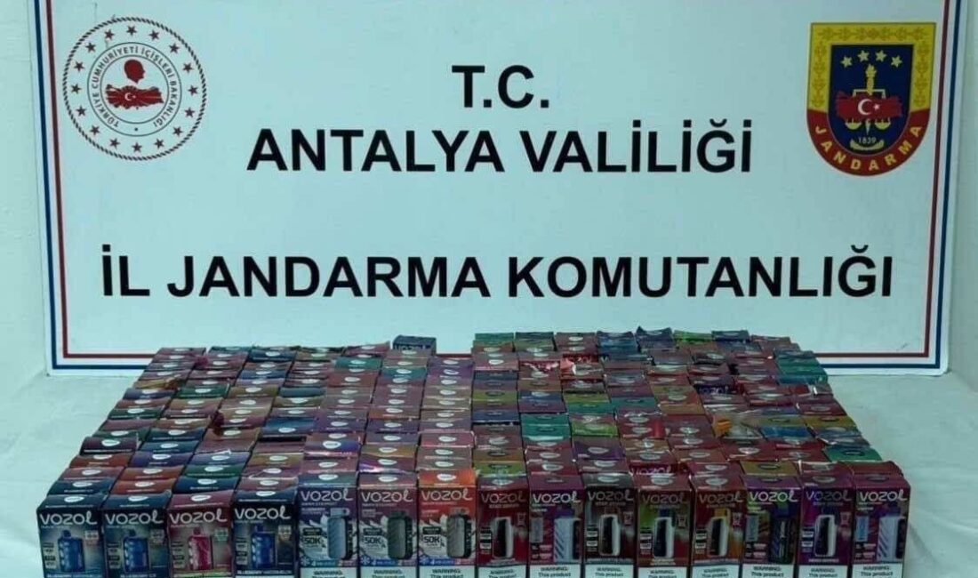Antalya İl Jandarma Komutanlığı ekiplerince Döşemealtı ilçesinde kaçak tütün ve