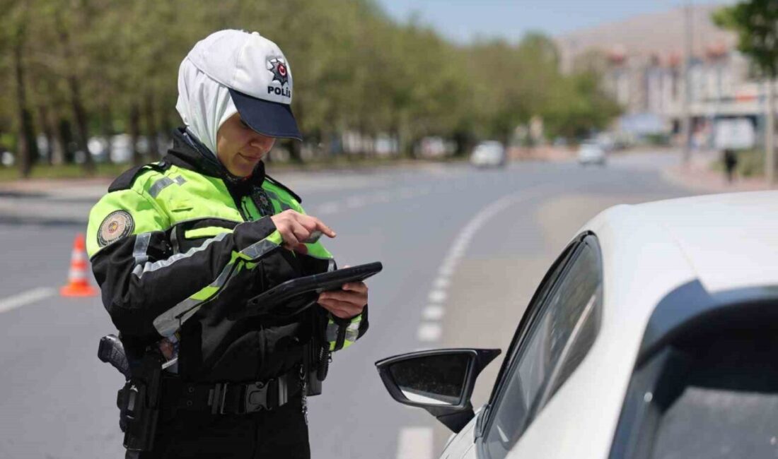 Karayolları Trafik Kanunu’nda yapılan değişikliğin ardından trafik cezaları artırıldı. Uzmanlar,