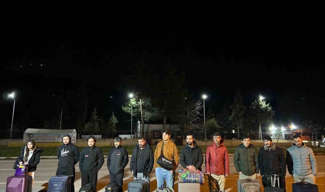 Tokat’ın Niksar ilçesinde jandarma ekiplerince gerçekleştirilen yol kontrolünde, Türkiye’de yasal