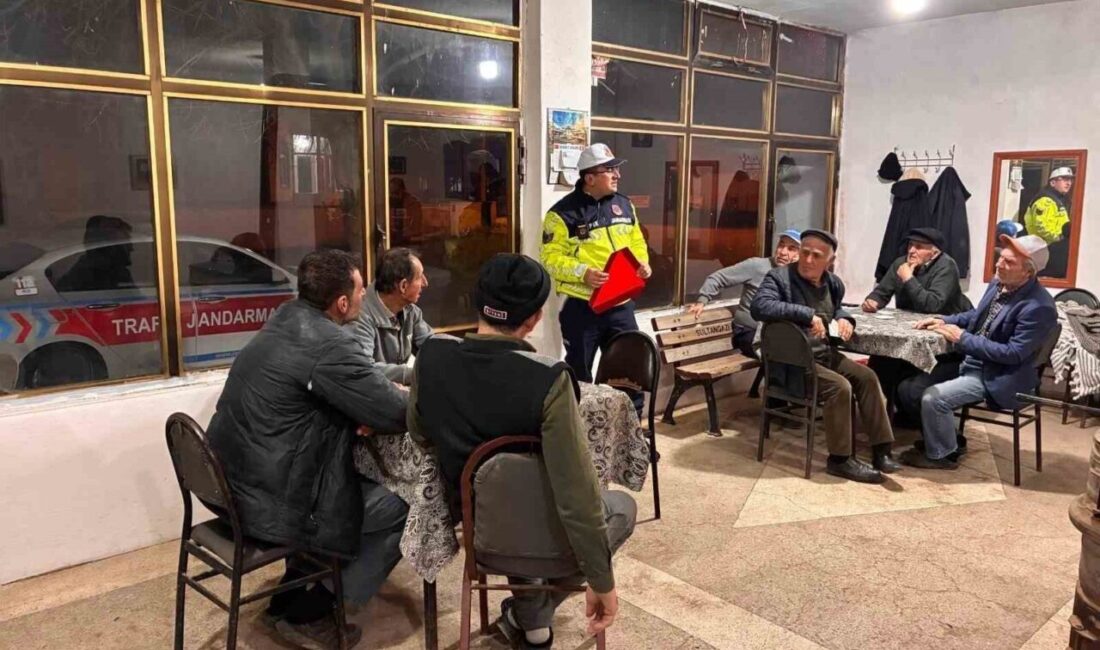 Edirne’nin Uzunköprü ilçesinde jandarma ekipleri tarafından vatandaşlara trafik kuralları ve