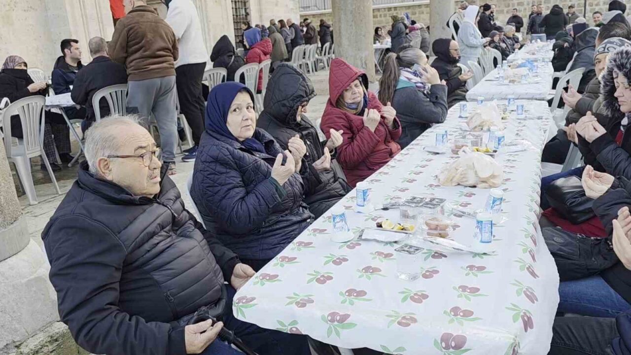 Edirne’de Bostanpazarı Mahallesi sakinleri, Ramazan ayının birlik ve beraberlik ruhunu