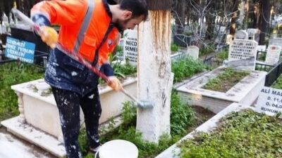 Balıkesir’in Edremit Belediyesi, Ramazan Bayramı öncesi ilçe genelindeki mezarlık ve