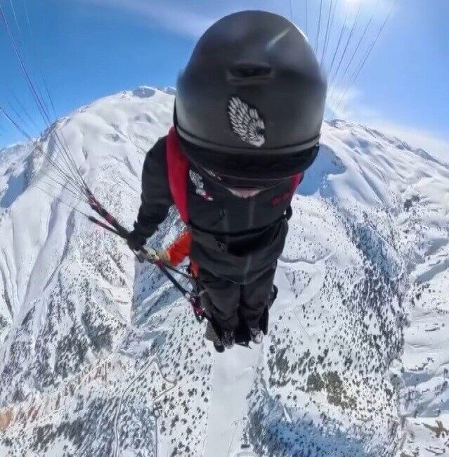 Ekstrem sporcusu Cengiz Koçak, Erzincan’daki Ergan Dağı Kış Sporları ve