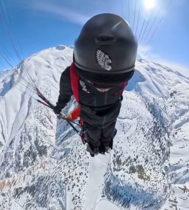 Ekstrem sporcusu Cengiz Koçak, Erzincan’daki Ergan Dağı Kış Sporları ve