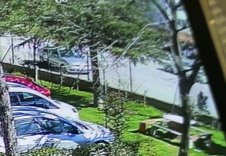 Bursa’nın İnegöl ilçesinde meydana gelen kazada el freni unutulan park