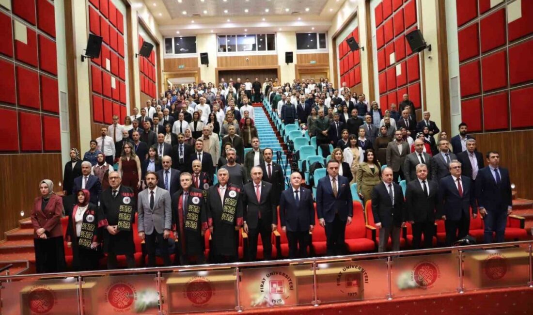 Elazığ Fırat Üniversitesinde ’14 Mart Tıp Bayramı’ dolayısıyla tören gerçekleştirildi.