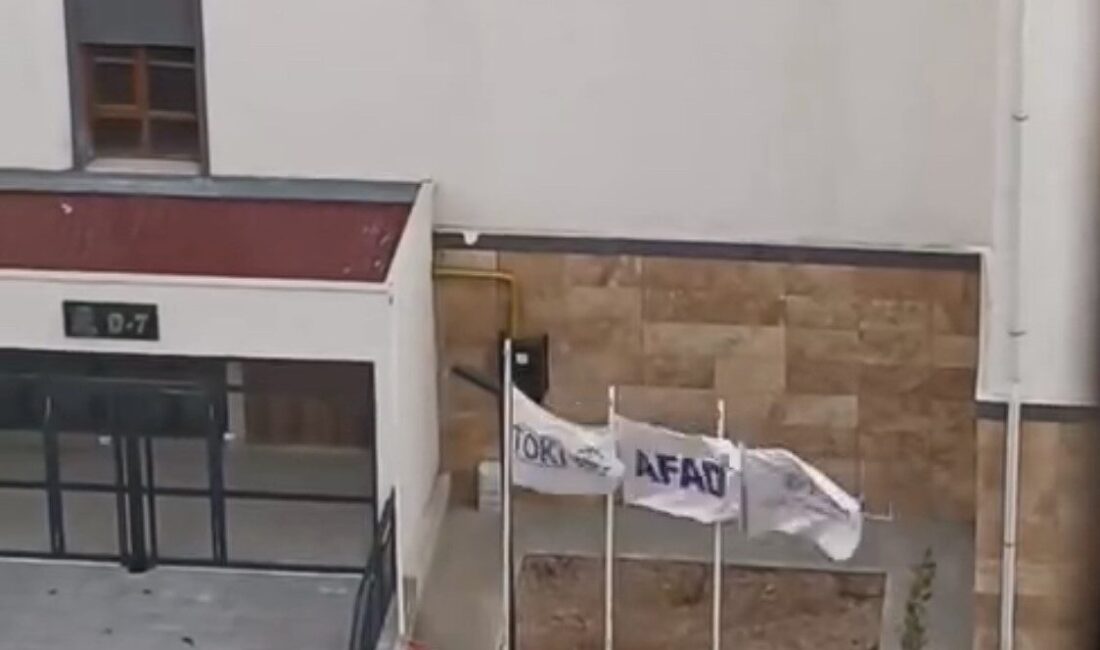 Elazığ’ın Kovancılar ilçesinde yürekleri ısıtan bir olay yaşandı. Bir apartmanın