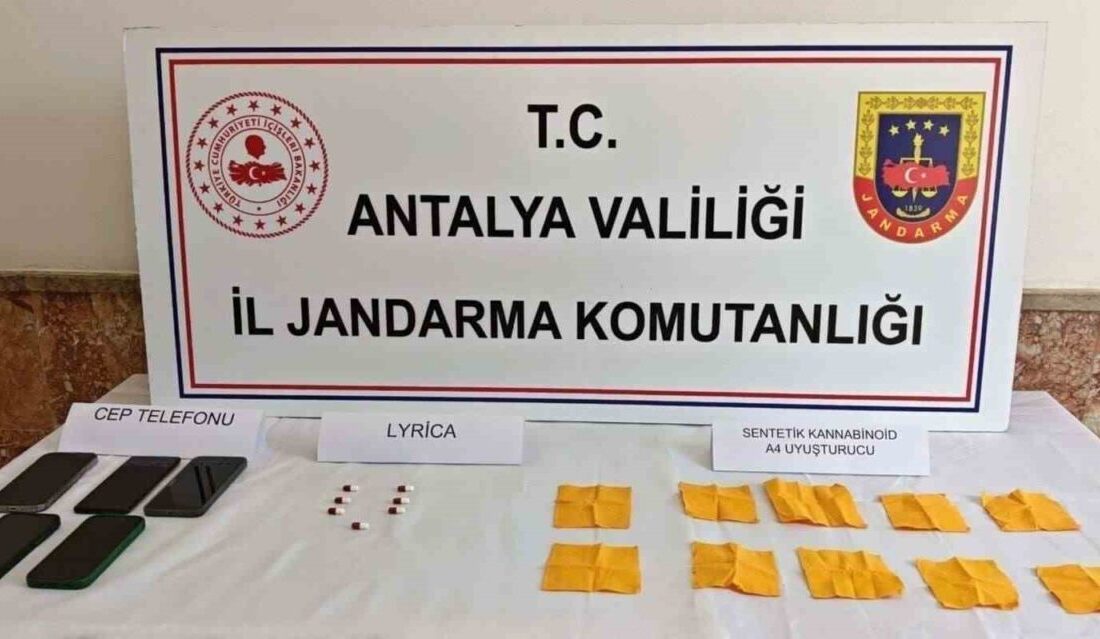 Antalya’nın Elmalı ilçesinde jandarma ekiplerince düzenlenen uyuşturucu operasyonunda 7 şüpheli