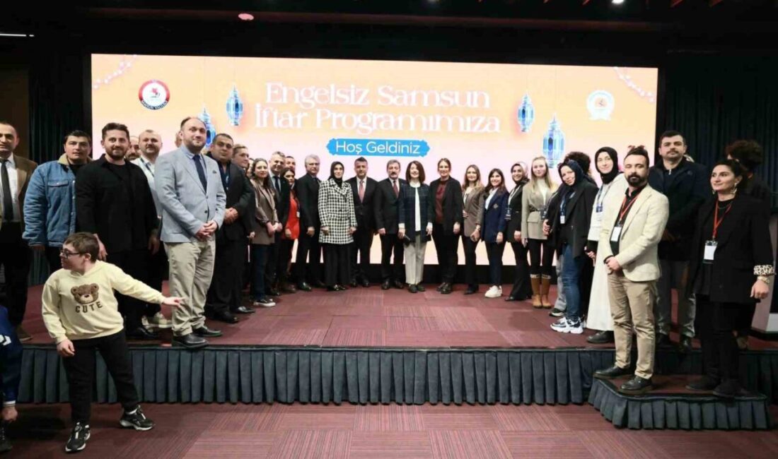 Samsun’da düzenlenen “Engelsiz Samsun İftarı”nda protokol üyeleri, engelli bireyler ve