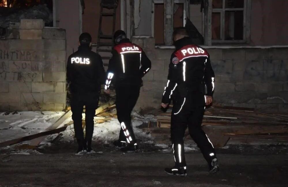 Erzincan İl Emniyet Müdürlüğü, aranan şahıslara yönelik yürüttüğü çalışmalar kapsamında