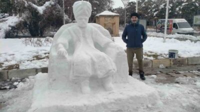 Erzincan’da kar yağışını sanata dönüştüren Güzel Sanatlar Fakültesi mezunu İsmail
