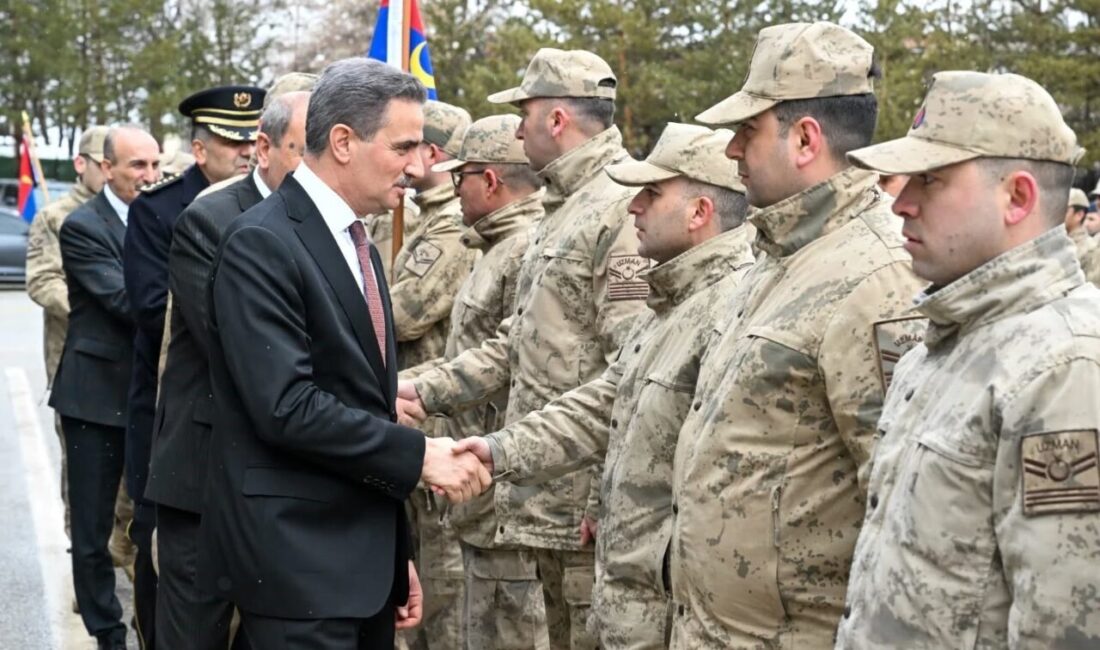 Erzurum Valisi Aydın Baruş ve beraberindeki heyet, hem polis ve