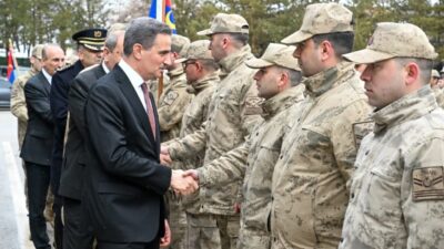 Erzurum Valisi Aydın Baruş ve beraberindeki heyet, hem polis ve