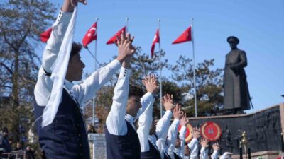 Erzurum’un düşman işgalinden kurtuluşunun 108’inci yıl dönümü kentte düzenlenen törenlerle