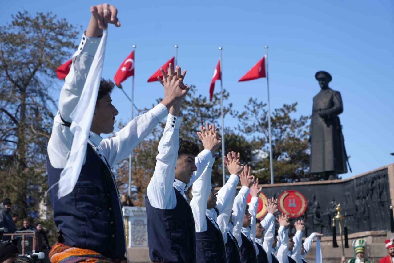 Erzurum’un düşman işgalinden kurtuluşunun 108’inci yıl dönümü kentte düzenlenen törenlerle