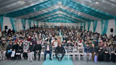 Esenyurt Belediyesi’nin geleneksel Ramazan etkinlikleri kapsamında düzenlenen programda şair Dursun