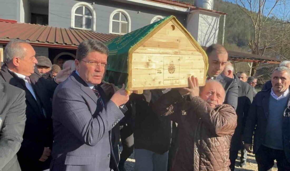 Eski Adalet Bakanı Yılmaz Tunç’un ilkokul öğretmeni Yunus Kalendar hayatını