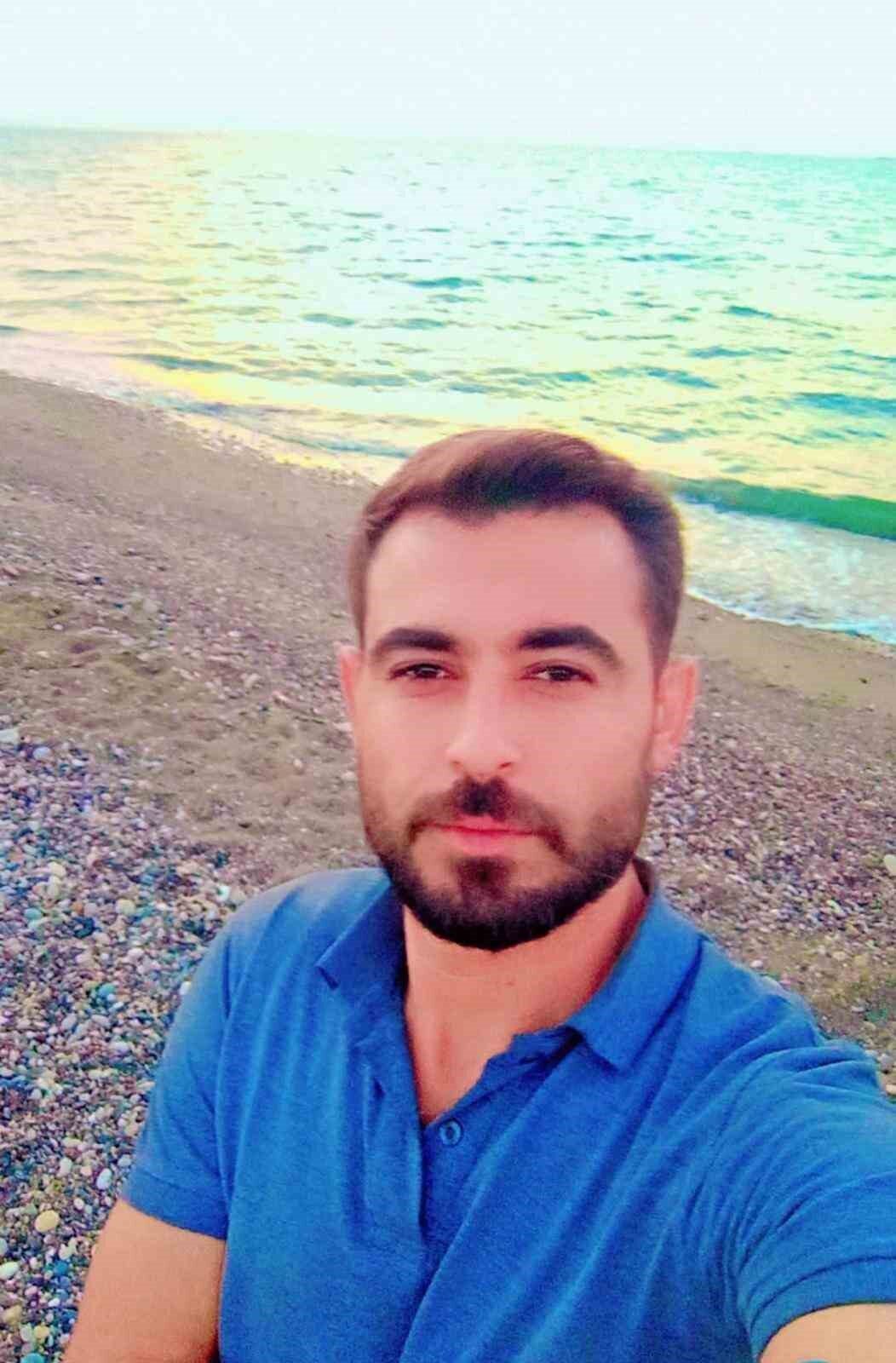 Mersin’in Tarsus ilçesinde eski eşini yolda gören bir kişi, kadının