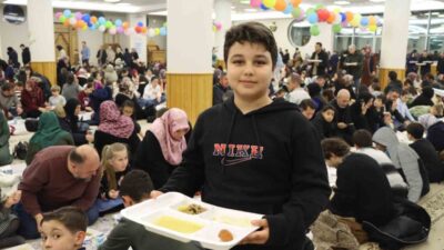 Eskişehir Fatih Sultan Mehmet İmam Hatip Ortaokulu’nda iftar programı düzenlendi.