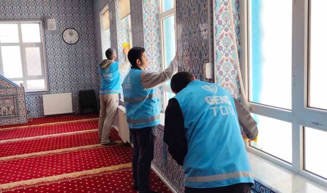Eskişehir’de bulunan Kırım Camii, Hızır Bey Yurdu’nda kalan öğrenciler tarafından