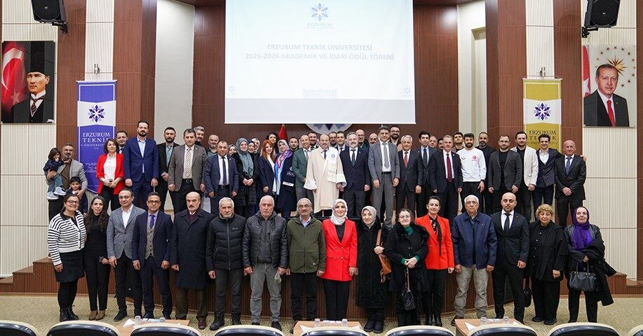 Erzurum Teknik Üniversitesi’nde (ETÜ) 2025-2026 yılı Akademik Giysi ve Ödül