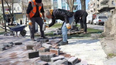 Eyyübiye Belediyesi, ilçenin farklı mahallelerinde yol ve park yenilemelerine devam