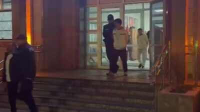 Adana’da kesinleşmiş hapis cezasıyla aranan baba ve iki oğlu yangın