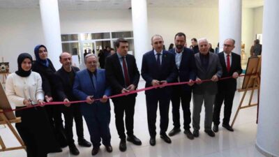 Fırat Üniversitesi’nde açılışı yapılan “Kutsal Topraklardan Dijital İzler” sergisini büyük