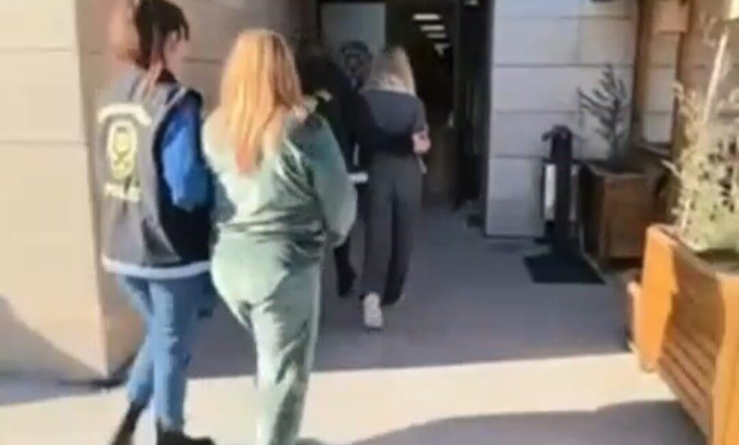 Afyonkarahisar’da polis ekiplerince gerçekleştirilen fuhuş operasyonunda 3 kişi gözaltına alınırken,