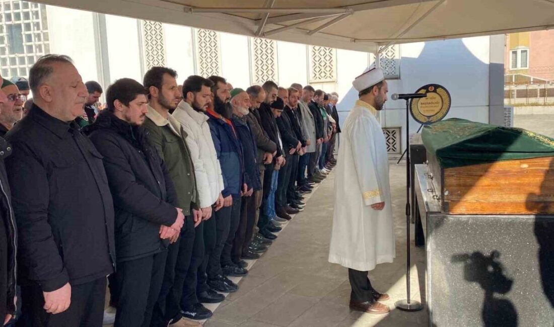 Pendikspor forması giyen İzmitli futbolcu Mesut Özdemir’in vefat eden babası