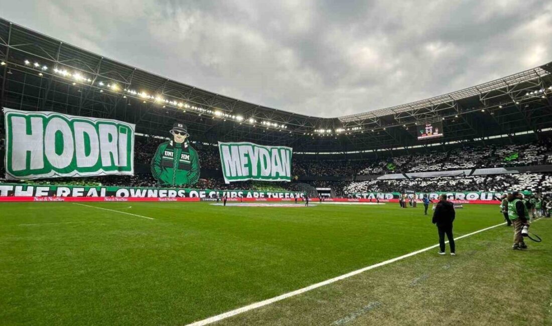 Kocaeli’de çocukluk arkadaşı Sertan Güner ile Mecit Bayrak, futbol maçları