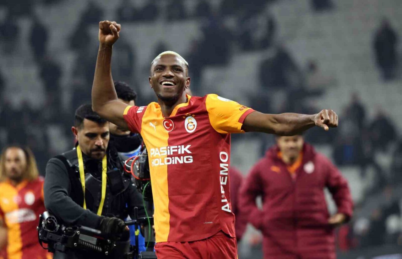 Galatasaray’ın Nijeryalı futbolcusu Victor Osimhen, Beşiktaş derbisinden sonra sarı-kırmızılı taraftarlara